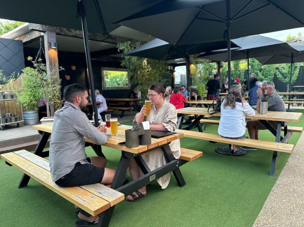 anvil-beer-garden-mansfield-1000×746